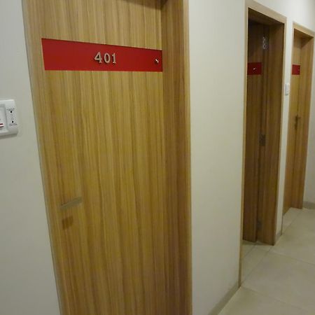 Rama Krishna Hotel Bombay Extérieur photo