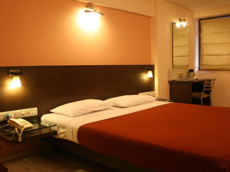 Rama Krishna Hotel Bombay Extérieur photo