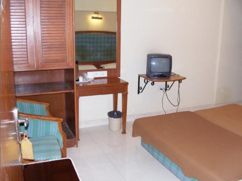 Rama Krishna Hotel Bombay Extérieur photo