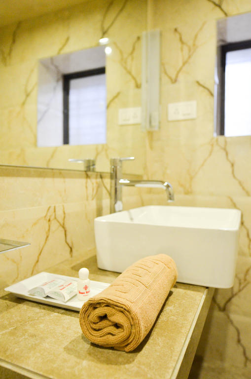 Rama Krishna Hotel Bombay Extérieur photo