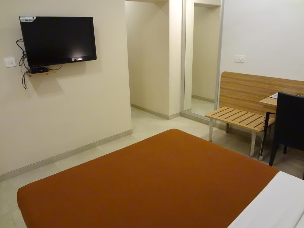 Rama Krishna Hotel Bombay Extérieur photo