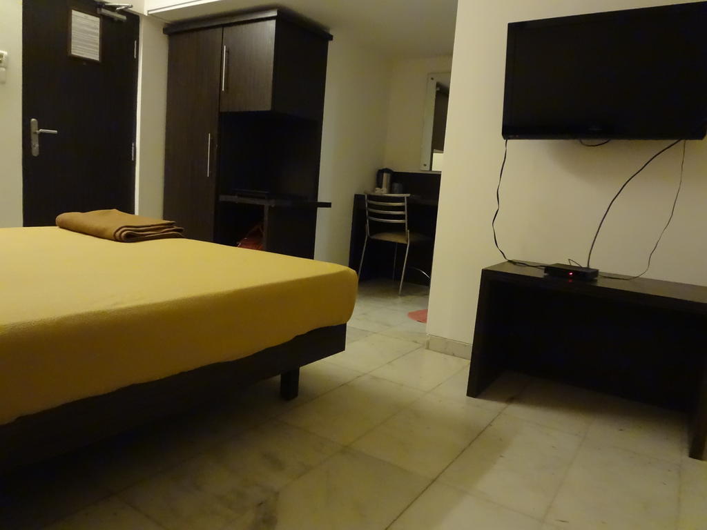 Rama Krishna Hotel Bombay Extérieur photo