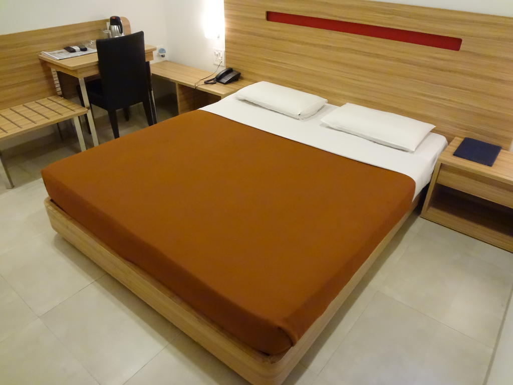 Rama Krishna Hotel Bombay Extérieur photo