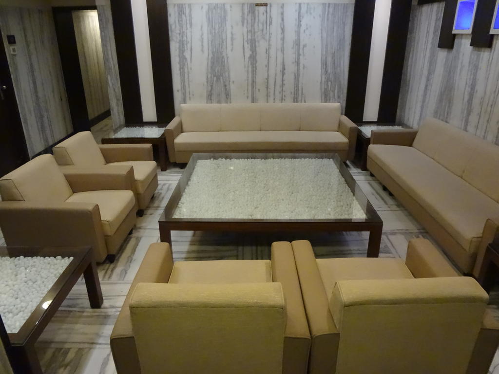 Rama Krishna Hotel Bombay Extérieur photo