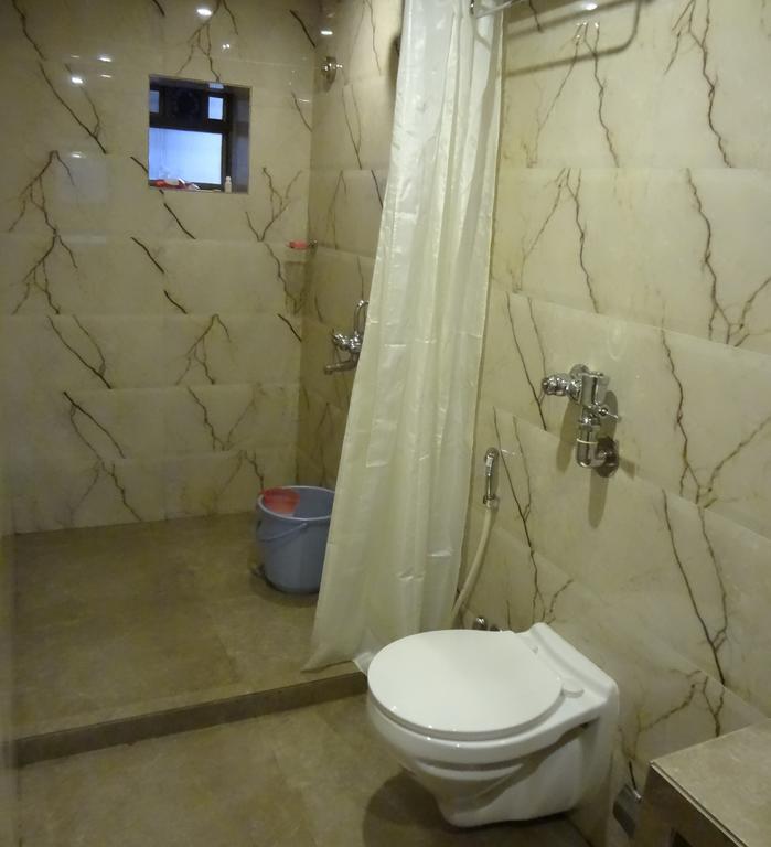 Rama Krishna Hotel Bombay Extérieur photo
